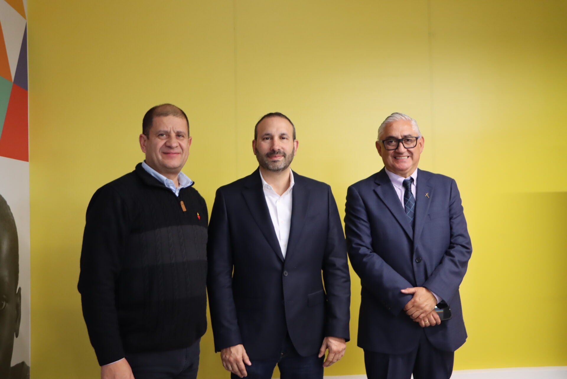 Camilo Velandia, gerente corporación educativa MD; Santiago Lara, inversionista y socio del centro comercial Paseo Villa del Río; y Jefferson Arias, rector de Uniminuto Bogotá.