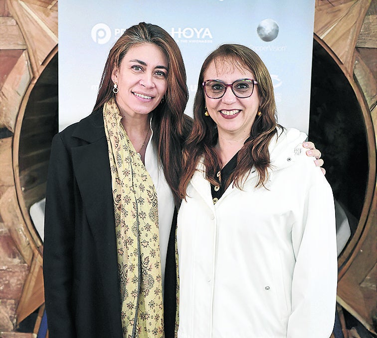 Las doctoras Gina Ojeda, de Sabaneta ; y Patricia García de Envigado, durante el evento.