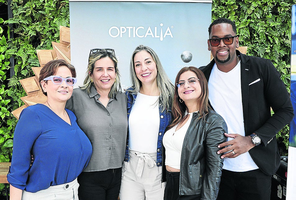 Los doctores aliados con Opticalia Magnolia Torres, del punto de Tumaco; Liliana Botero en Chipichape; Isabel Serrano en la sede del Centro Comercial Jardín Plaza; Mónica Cuéllar en Cali; y Eider Candelo de la sede en Buenaventura.