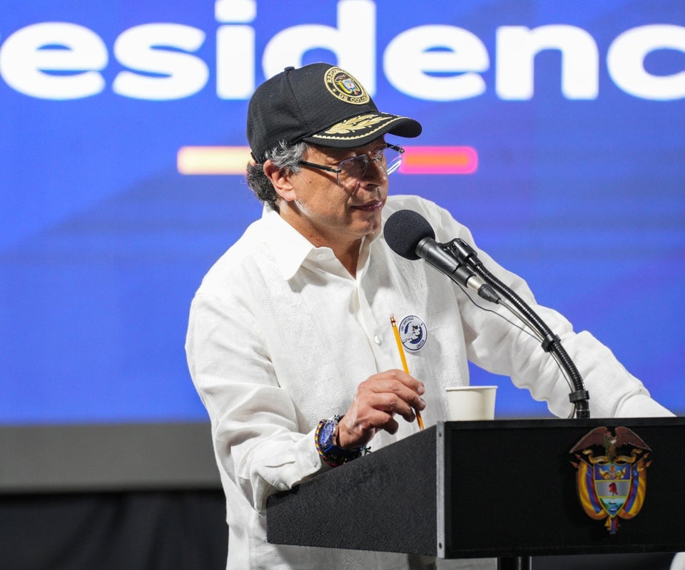 Petro acusó de componer chats sobre nexos entre Gobierno y disidencias de las Farc