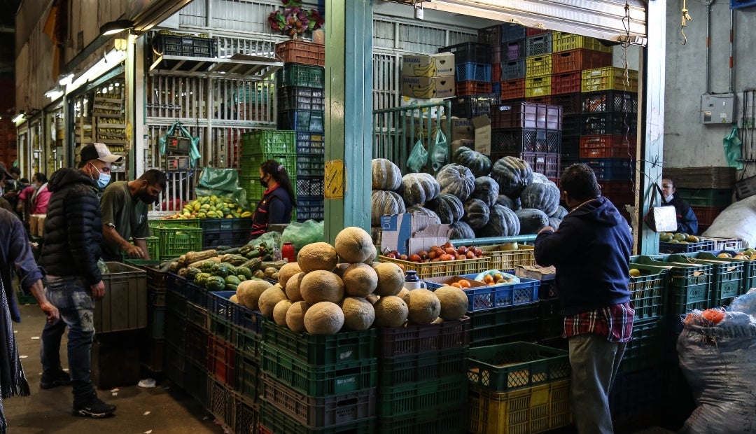 La papa pastusa bajó de precio mientras la cebolla cabezona y el tomate chonto subían