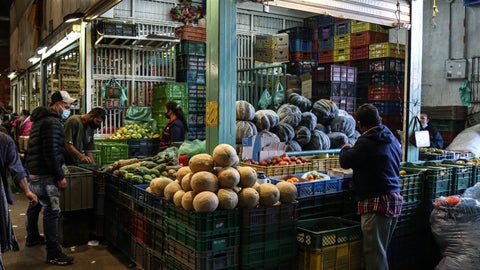 La papa pastusa bajó de precio mientras la cebolla cabezona y el tomate chonto subían