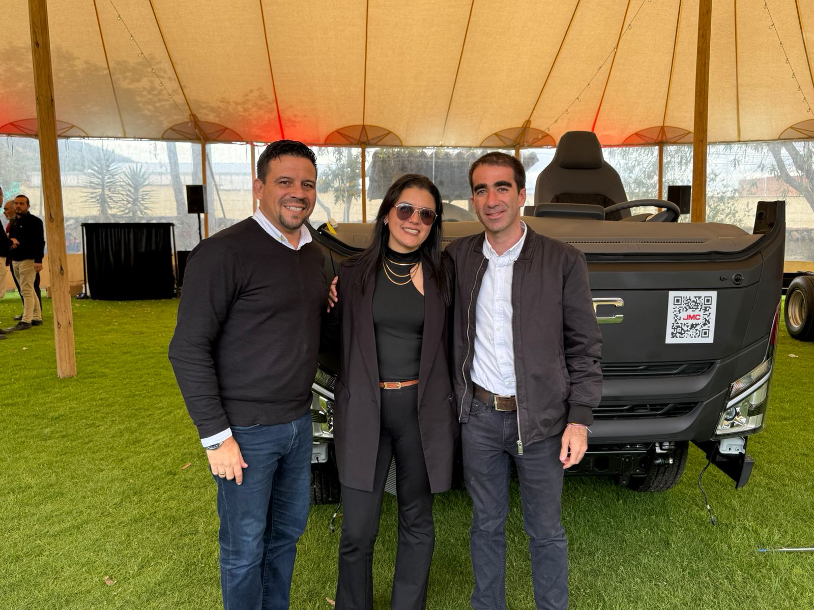 Freyder Nieto, director Comercial de Autopacífico; Milena Sandoval, coordinadora comercial en Automarcali Mova; y Felipe Sanint, gerente Autooccidente.