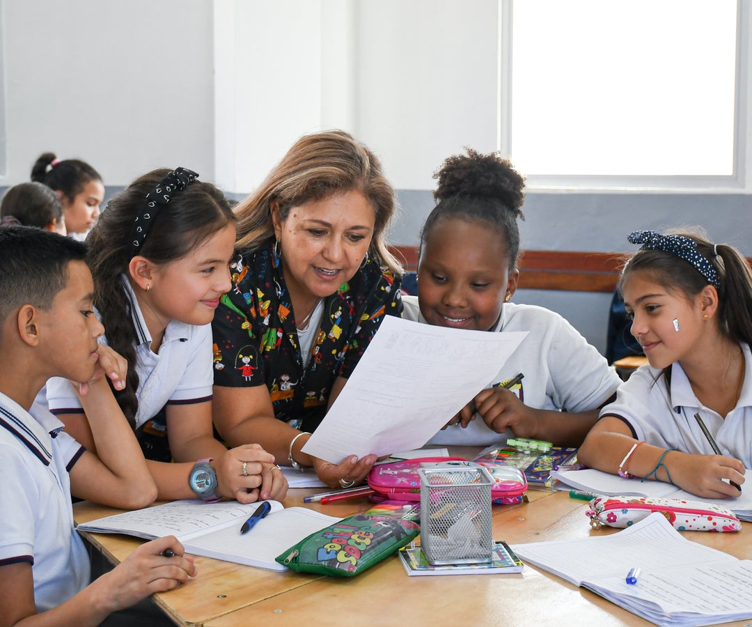 Fundación Luker escuela activa