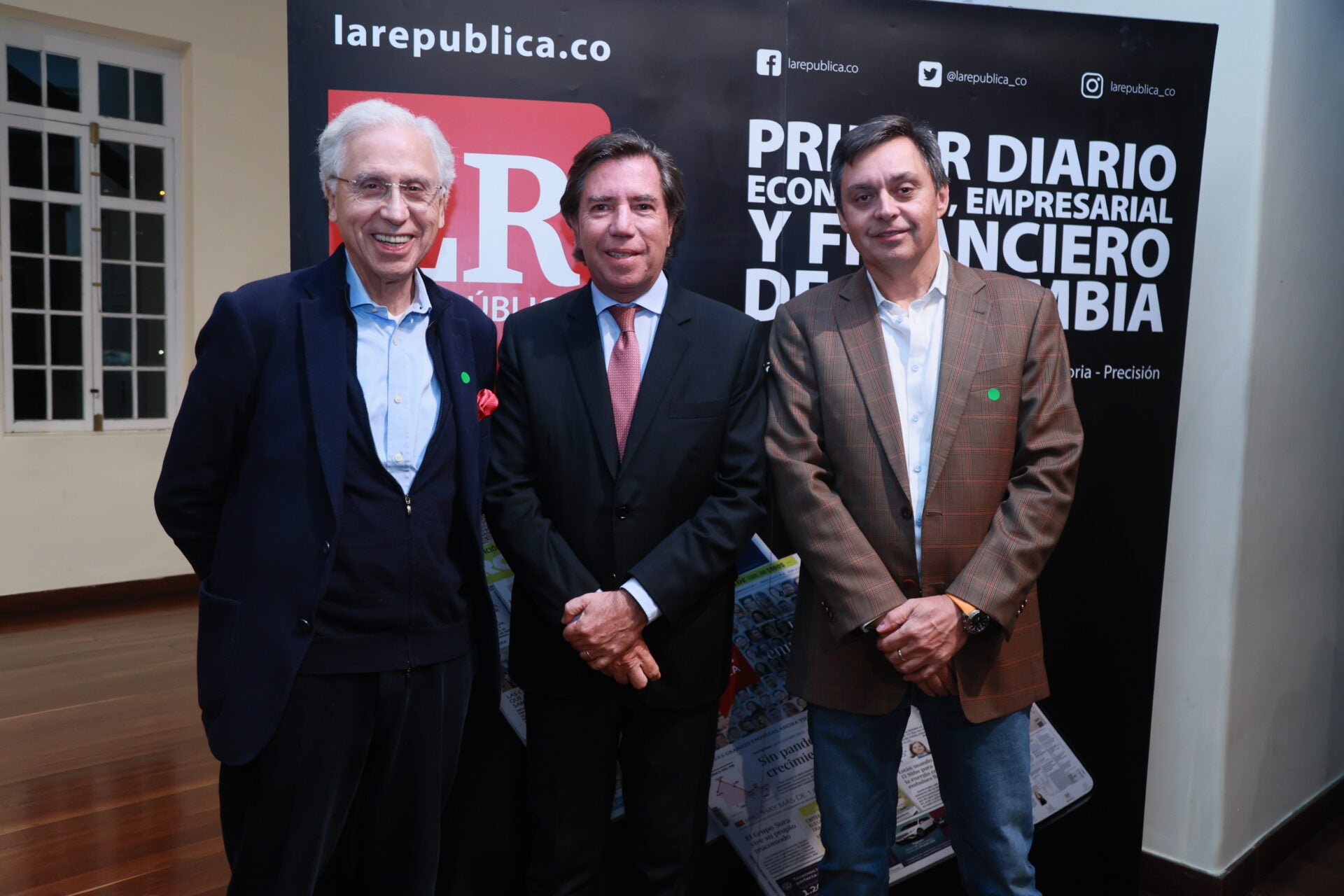 Armando Vegalara, economista y tío de Juan Pablo Liévano; y los abogados Andrés Manrique; y Guillermo Cabrera, socios de Juan Pablo Liévano.