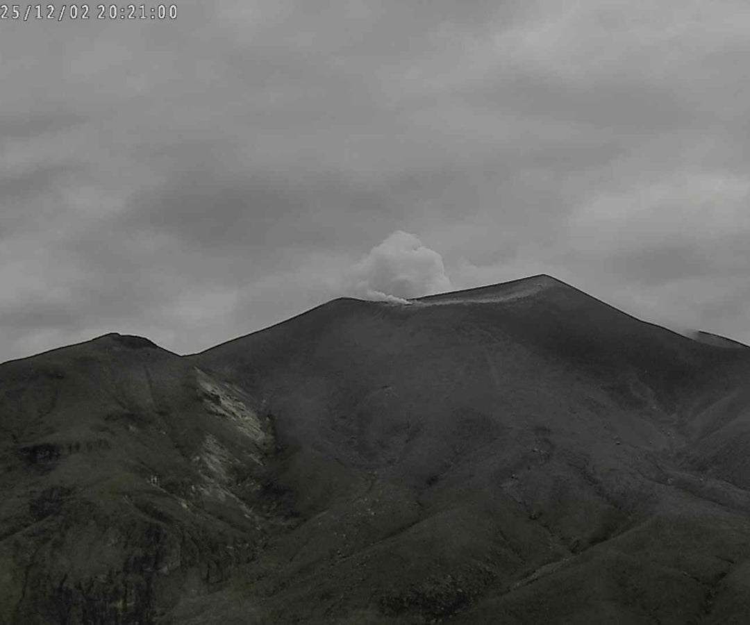 Volcán Puracé presenta emisiones de hasta 100 metros de altura