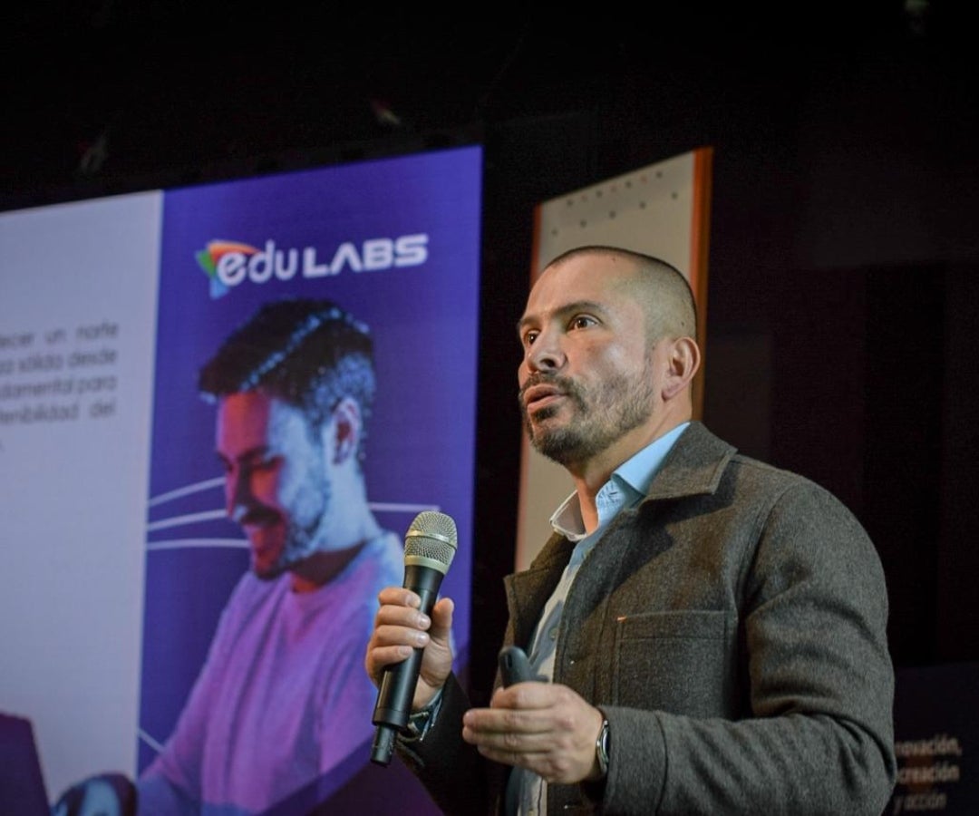 Según Edu Labs, 61% de los colombianos no domina las habilidades digitales básicas