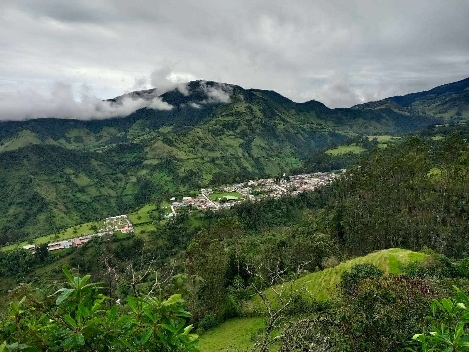 Así es un día en Puracé bajo la sombra del volcán