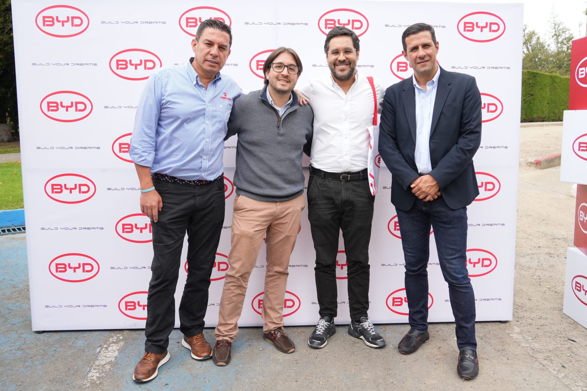 Germán Orjuela, gerente comercial Interworld Moreno; Juan Ramírez, gerente comercial corporativo Renting Colombia; Santiago Giraldo, gerente general Edinsa; y Pablo Molano, gerente comercial BYD.