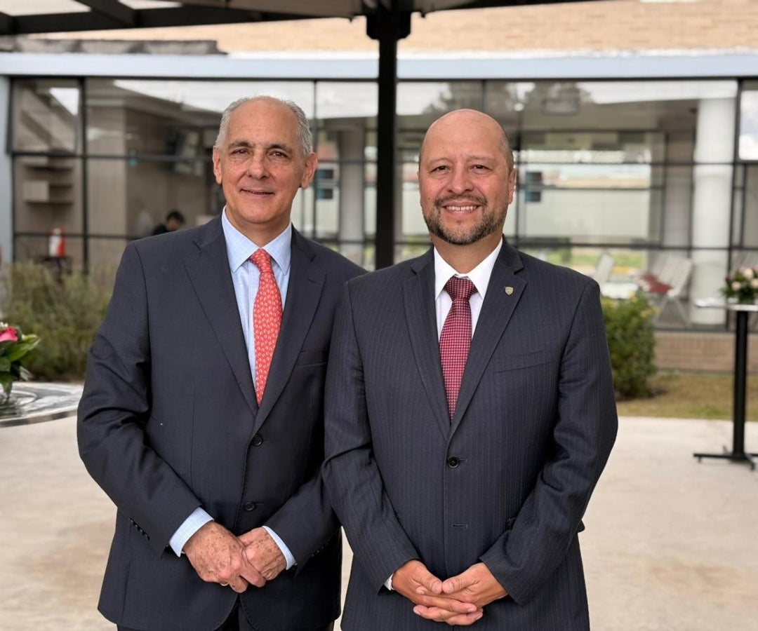 Alejandro Casas Herrera, director general de la Fundación Neumológica Colombiana; y el Dr. Eduardo Cortés Castaño, director general de Clínica Universidad de La Sabana.