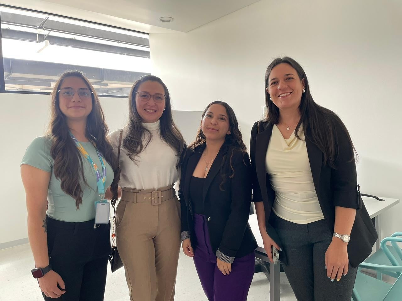 Gabriela Molina, supervisora administrativa; Yaicith Arévalo, jefe de la Unidad de Alergias; María Paula Castellanos, coordinadora de Unidad de la Alergias; y Paola Delgado, coordinadora del laboratorio de pruebas de la función pulmonar, de la Fundación Neumológica Colombiana.