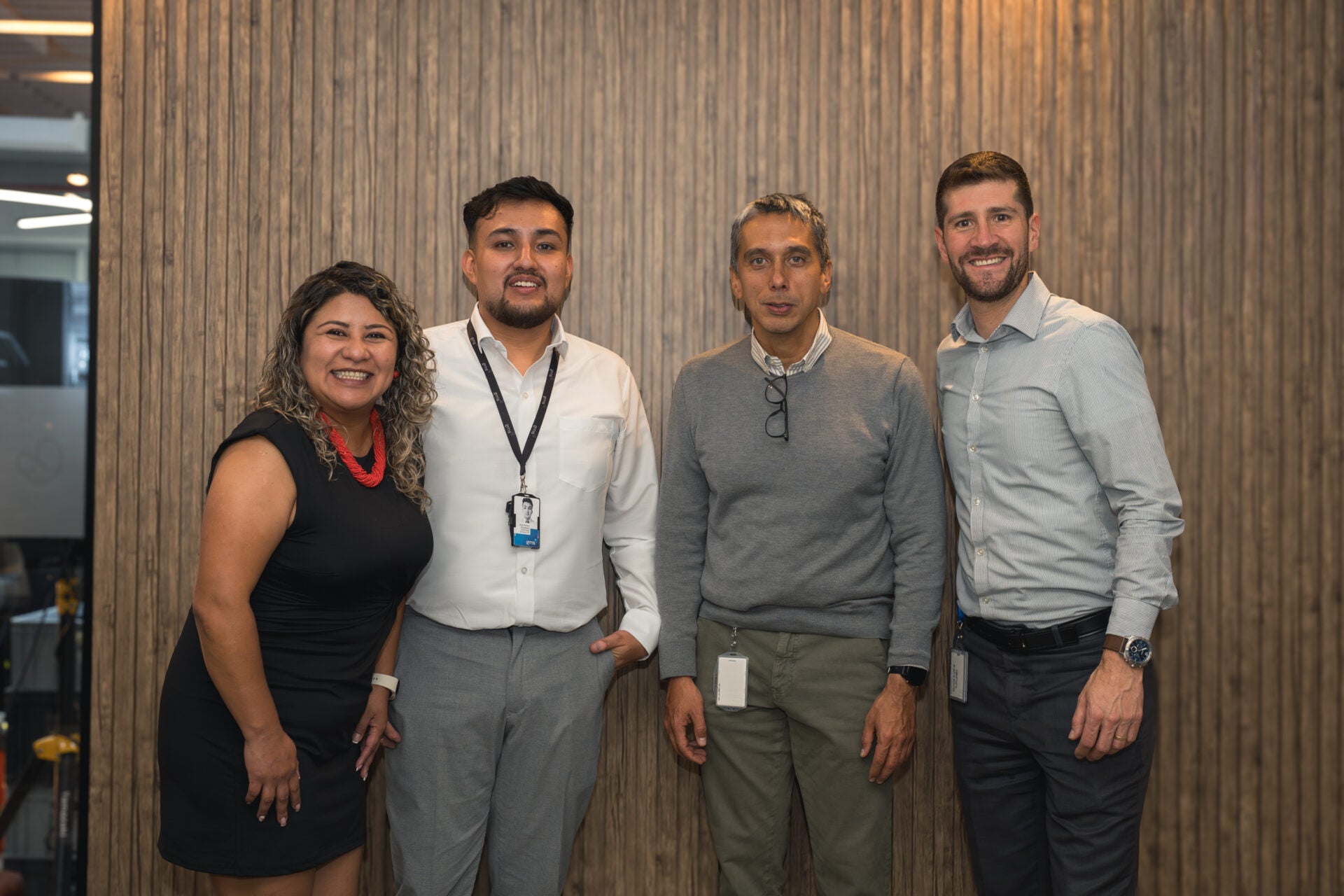 Nataly González, coordinadora SOC de GMS; Jordy Pacheco, coordinador SOC de GMS; Carlos Vélez, director Ti de Amarilo; y Eduard Gutierrez, gerente Soc E Infraestructura GMS.