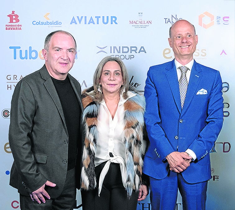 Hernando Sánchez; Gisela Olea de Sanchez; y Carlos Ramírez Gómez, también estuvieron presentes.