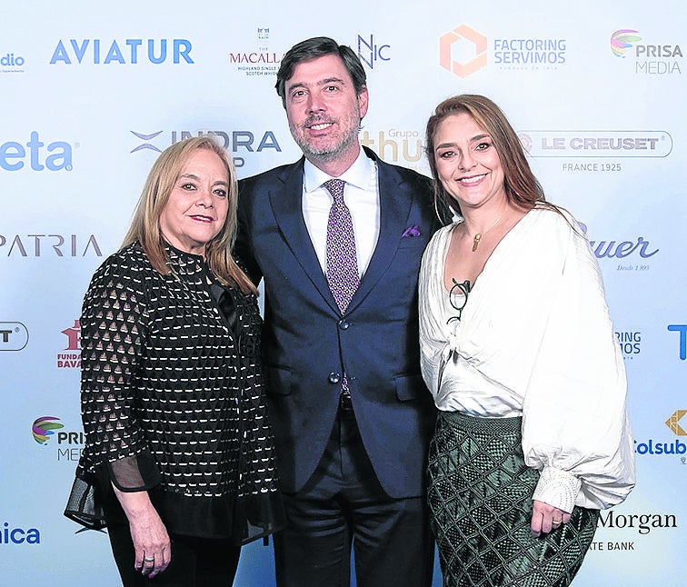 Martha Idalia Pérez; Alian Duport Jaramillo; y Luisa Fernanda Bellini, asistentes al evento.