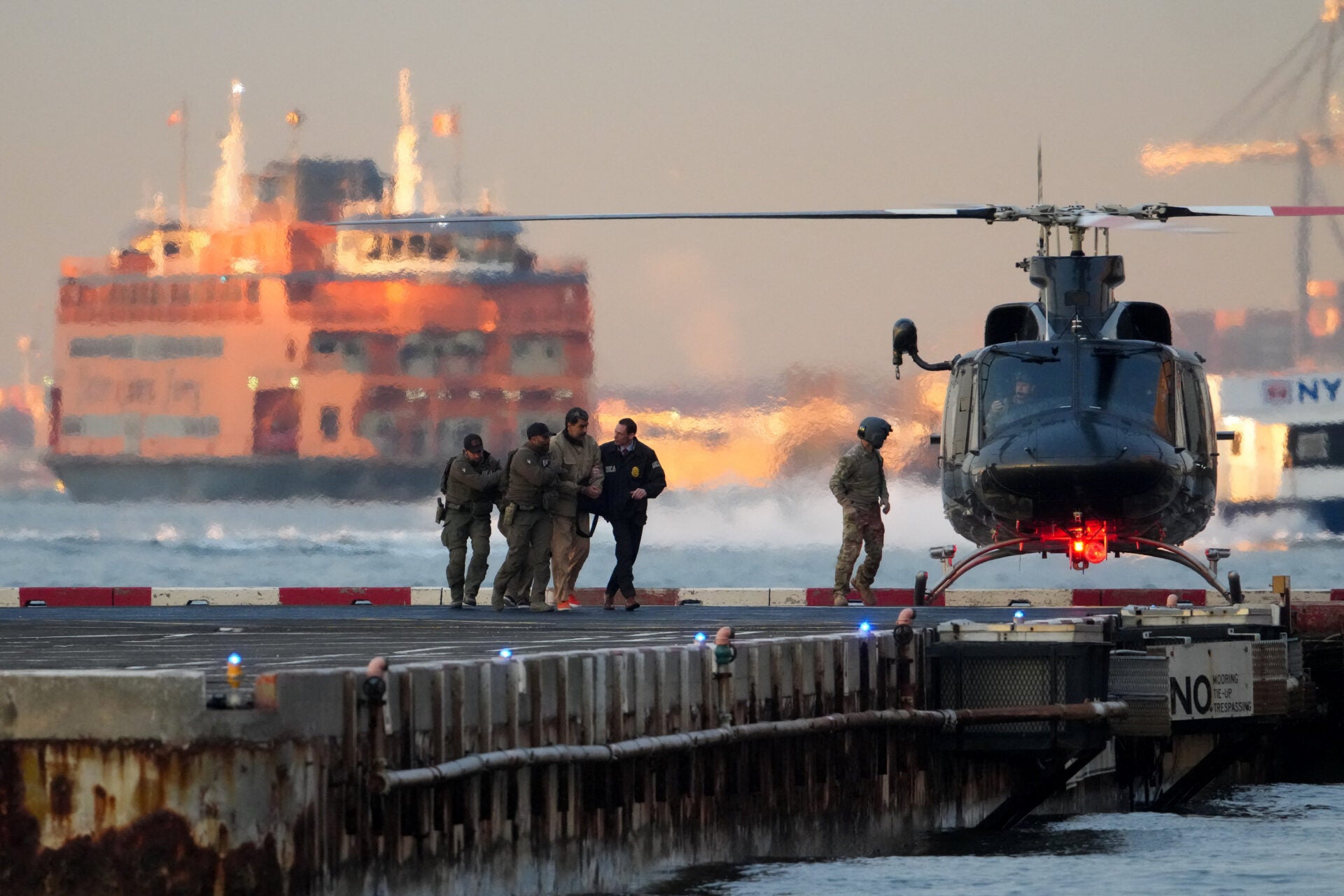 Nicolás Maduro es trasladado a un tribunal en Nueva York tras pasar la noche en prisión