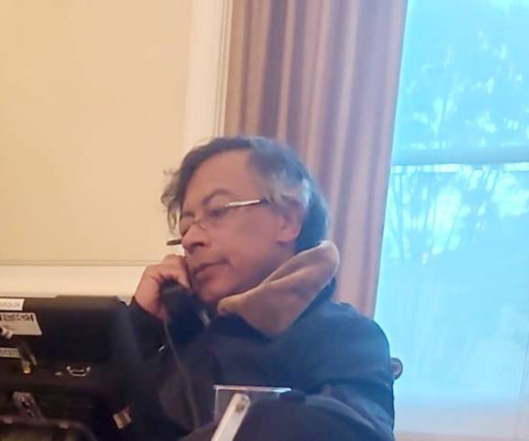 Gustavo Petro mientras hablaba con Donald Trump