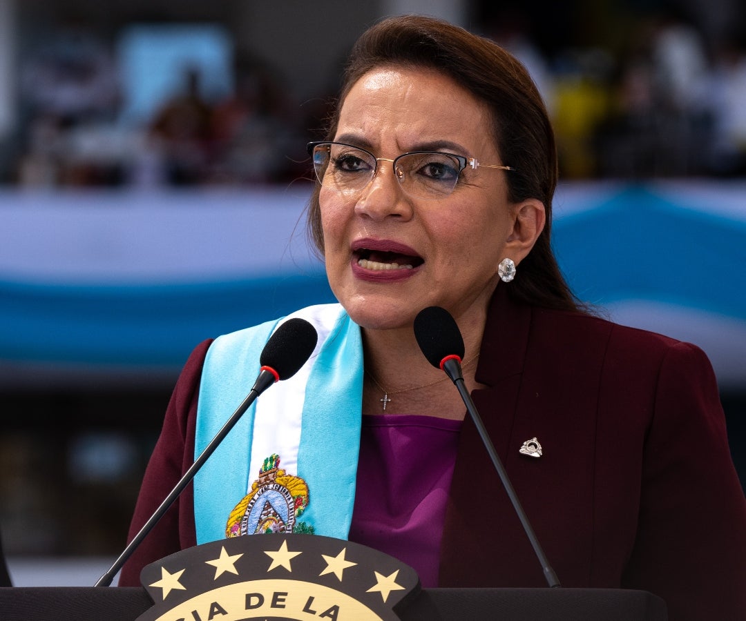 La presidenta hondureña, Xiomara Castro, ordena recuento de votos y solicita reunión con Trump