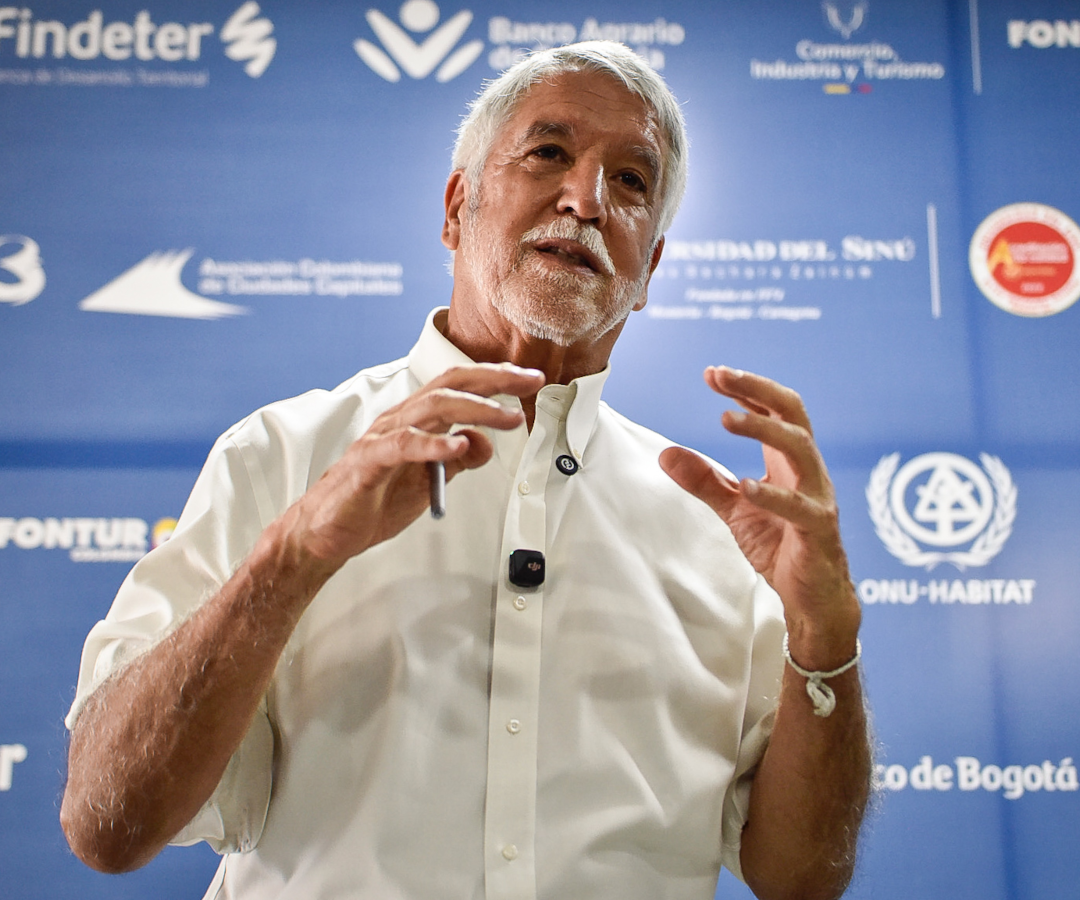 Enrique Peñalosa, precandidato presidencial