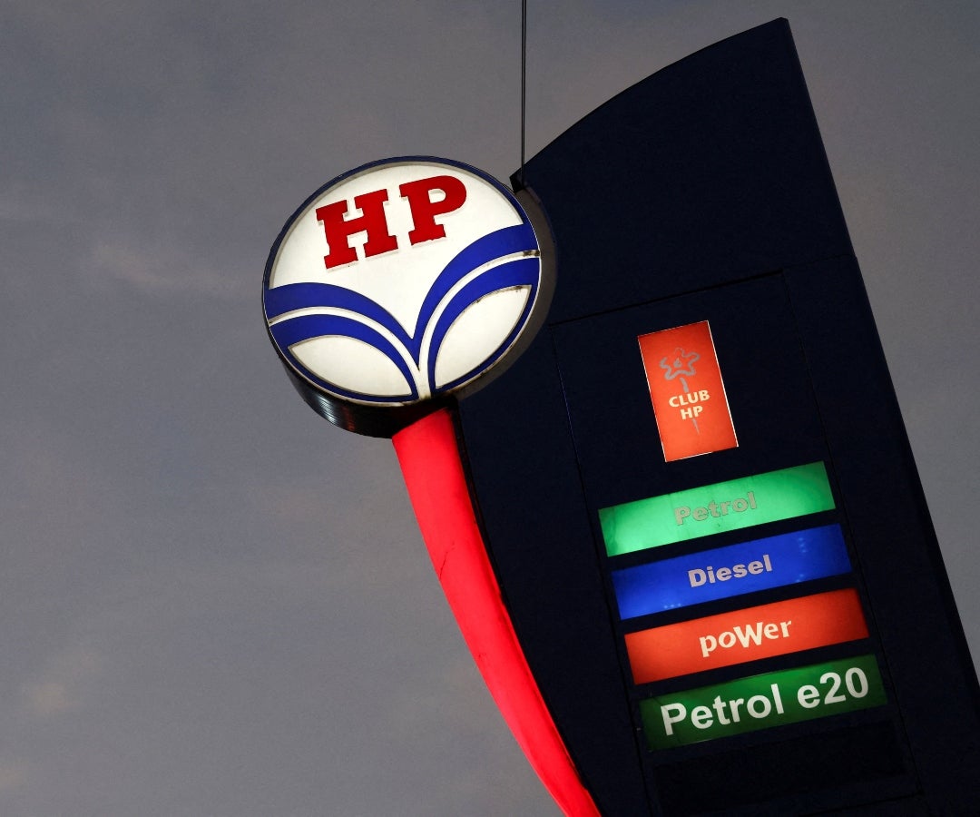Empresa estatal de India Hpcl busca crudo venezolano para impulsar sus refinerías