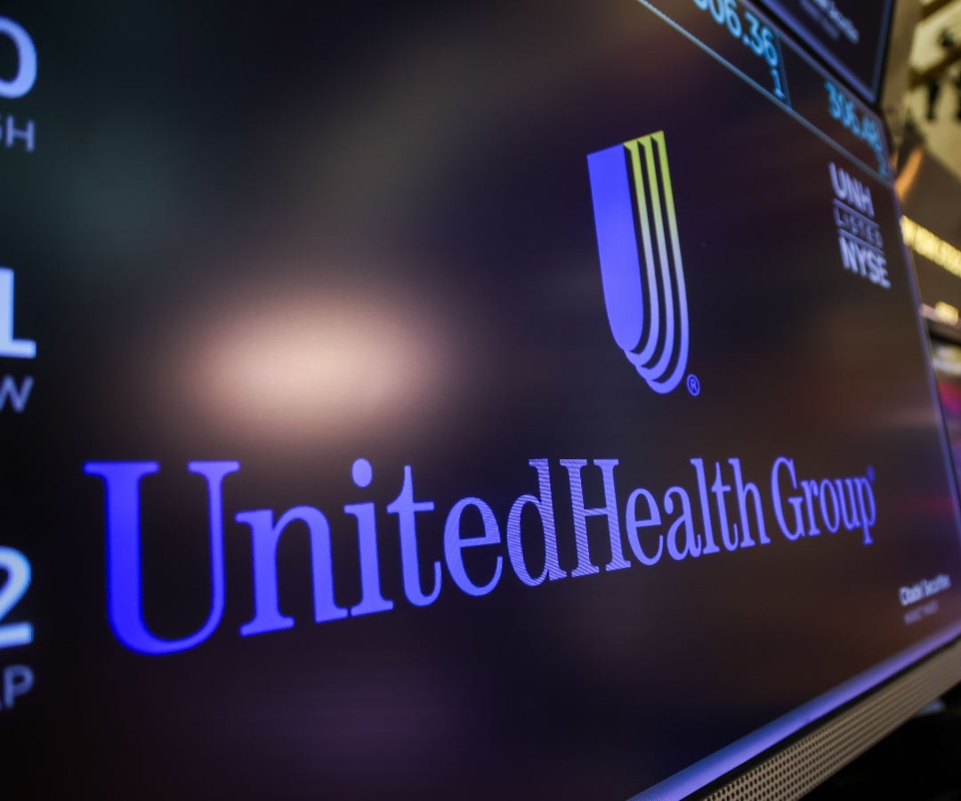 UnitedHealth registra la primera caída de ingresos anuales en más de 30 años