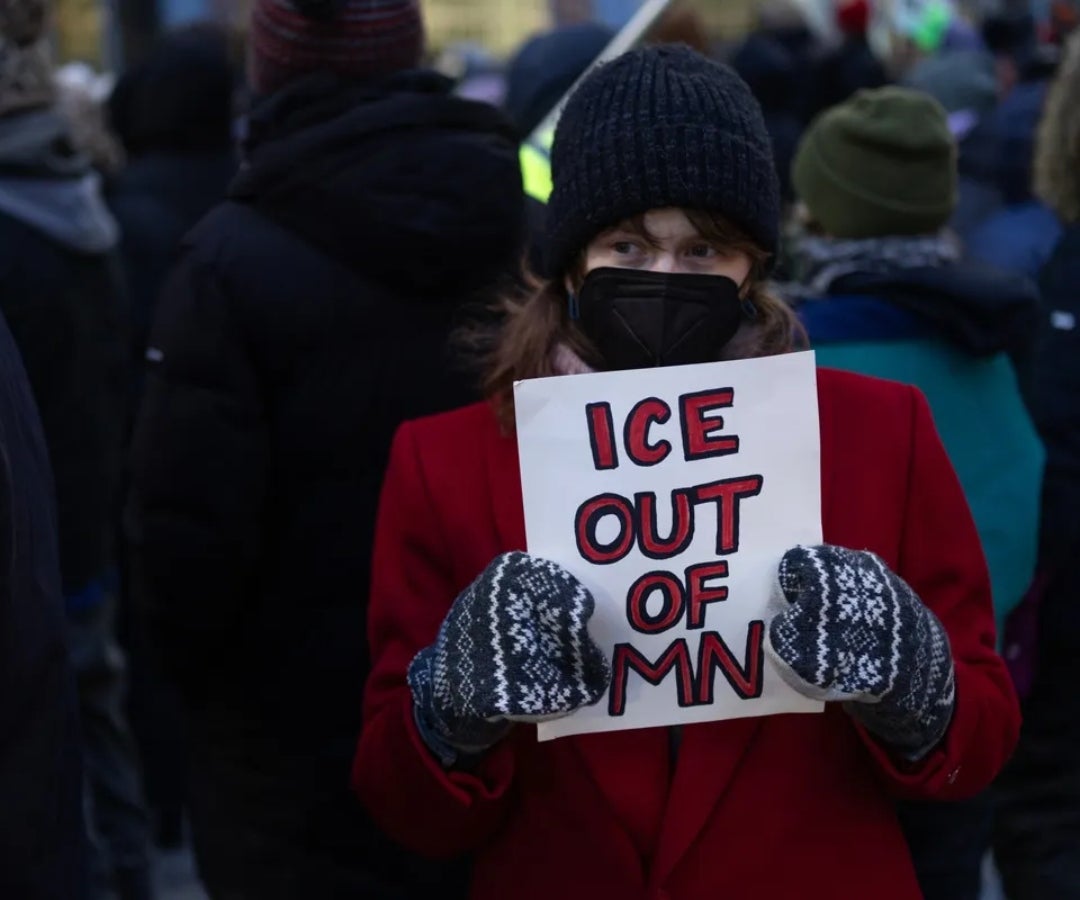 Ecuador dice que agente del ICE intentó entrar ayer en el consulado de Mineápolis