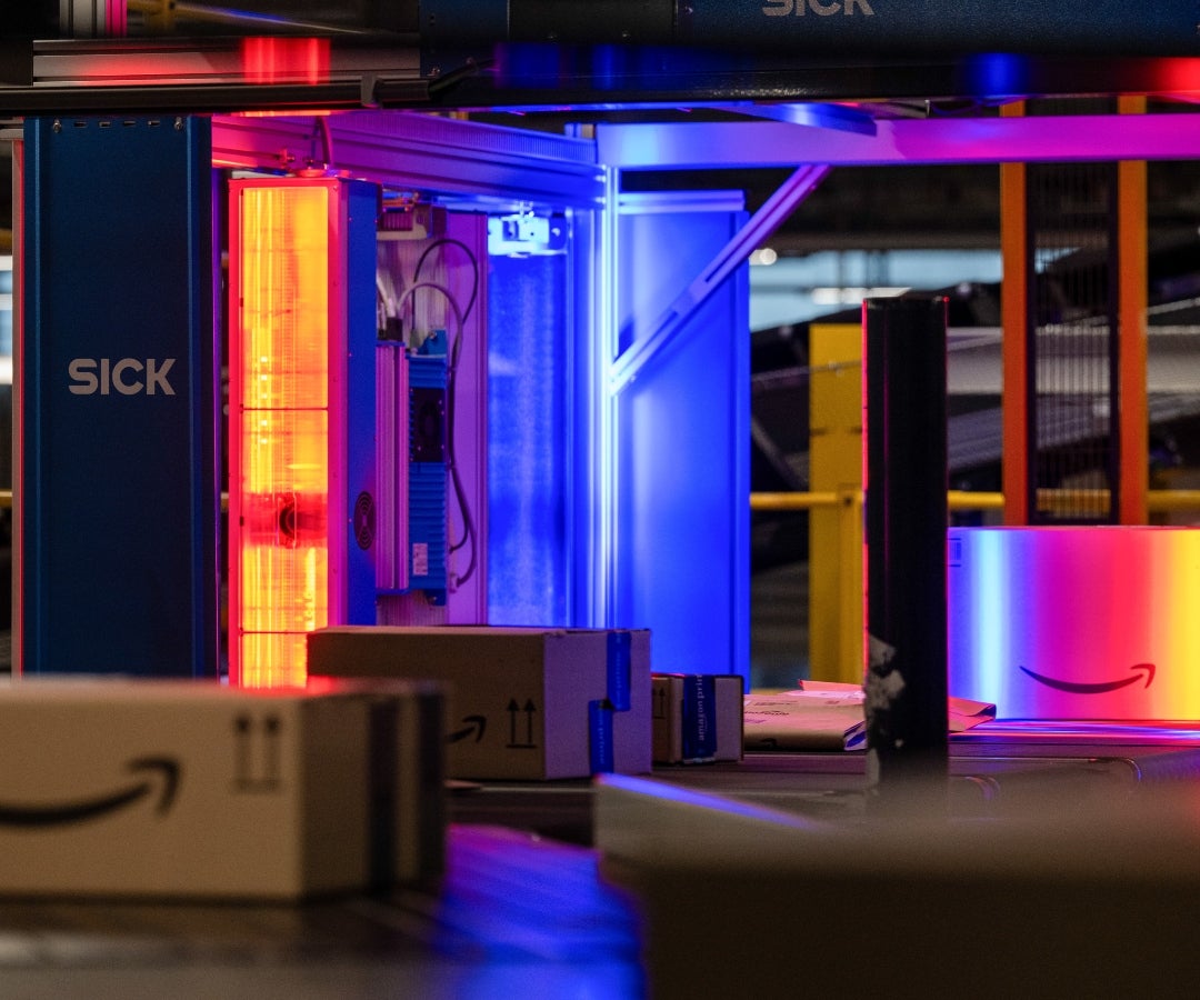 Amazon recortará 16.000 empleos, mientras que se intensifica la competencia en IA