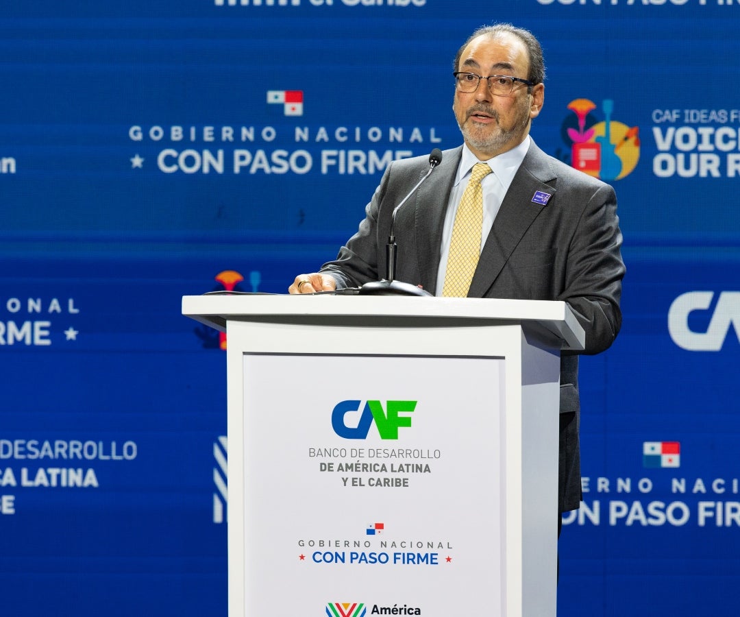 Sergio Díaz-Granados, presidente de CAF, en el inicio del Foro Económico