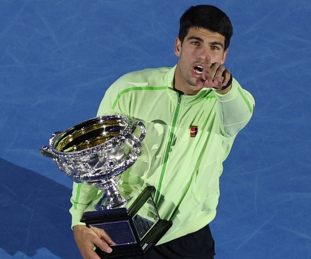 Carlos Alcaraz derrotó a Djokovic y hace historia al completar los cuatro Grand Slam