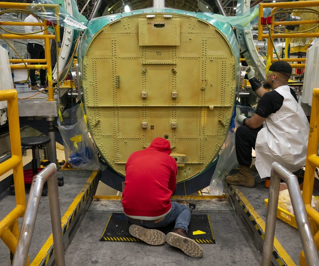 Industria manufacturera se recupera en enero por un fuerte crecimiento de pedidos