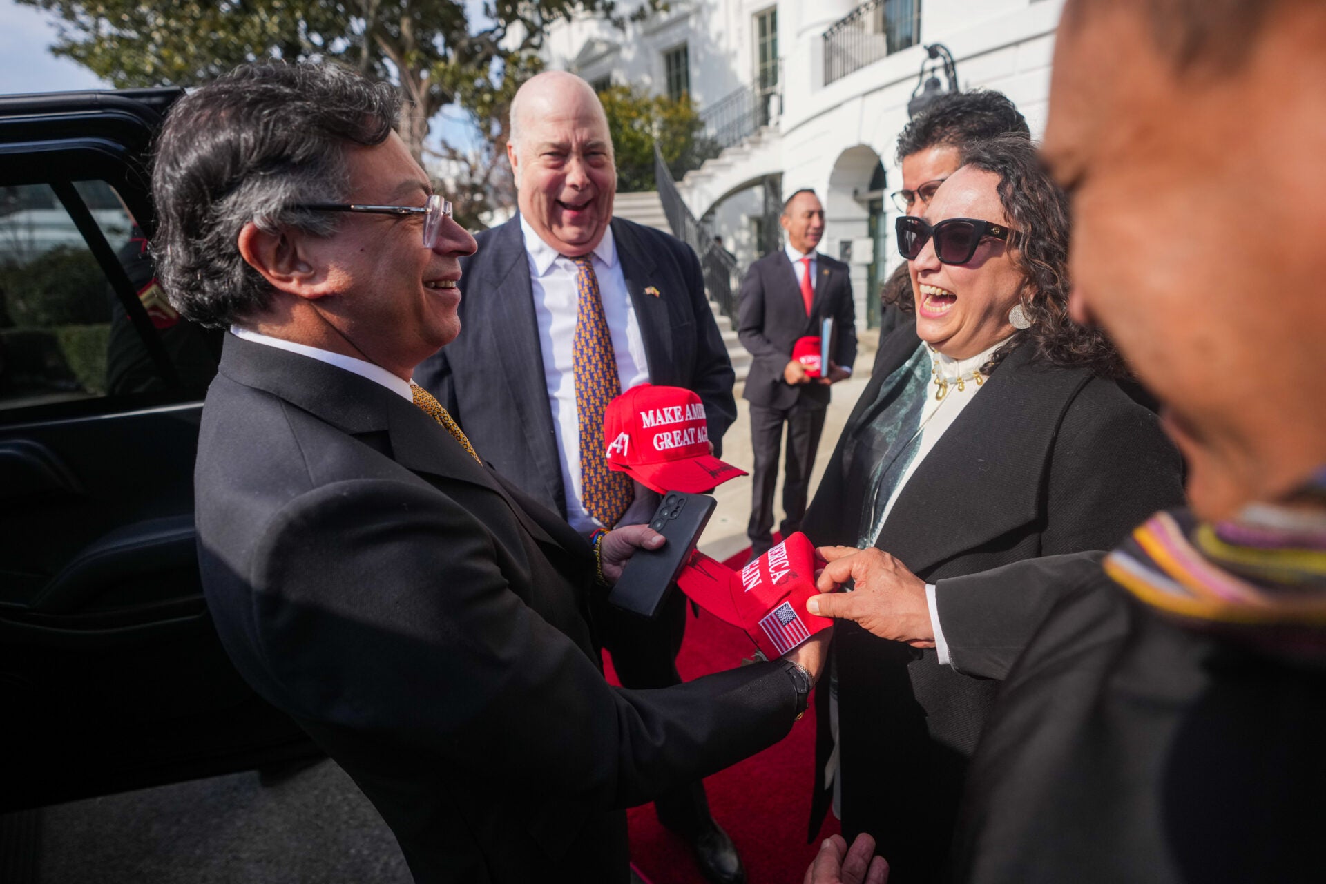 Petro recibió la famosa gorra de "Make America Great Again"