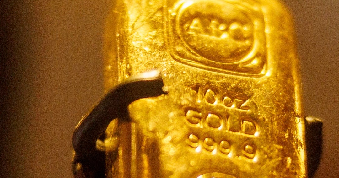 El oro cayó ante temor inversionista sobre niveles de inflación y la fortaleza del dólar