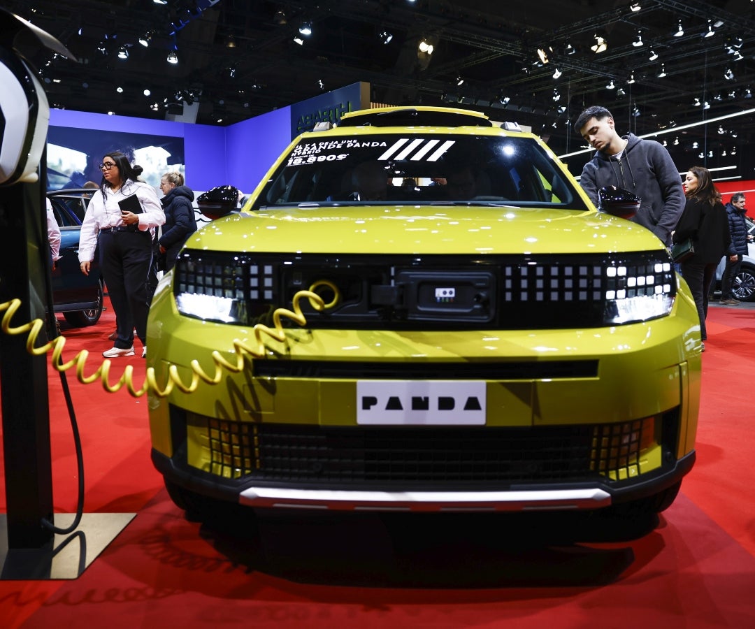 Stellantis se desploma con cargos de US$26.000 por caída del mercado de vehículos eléctricos