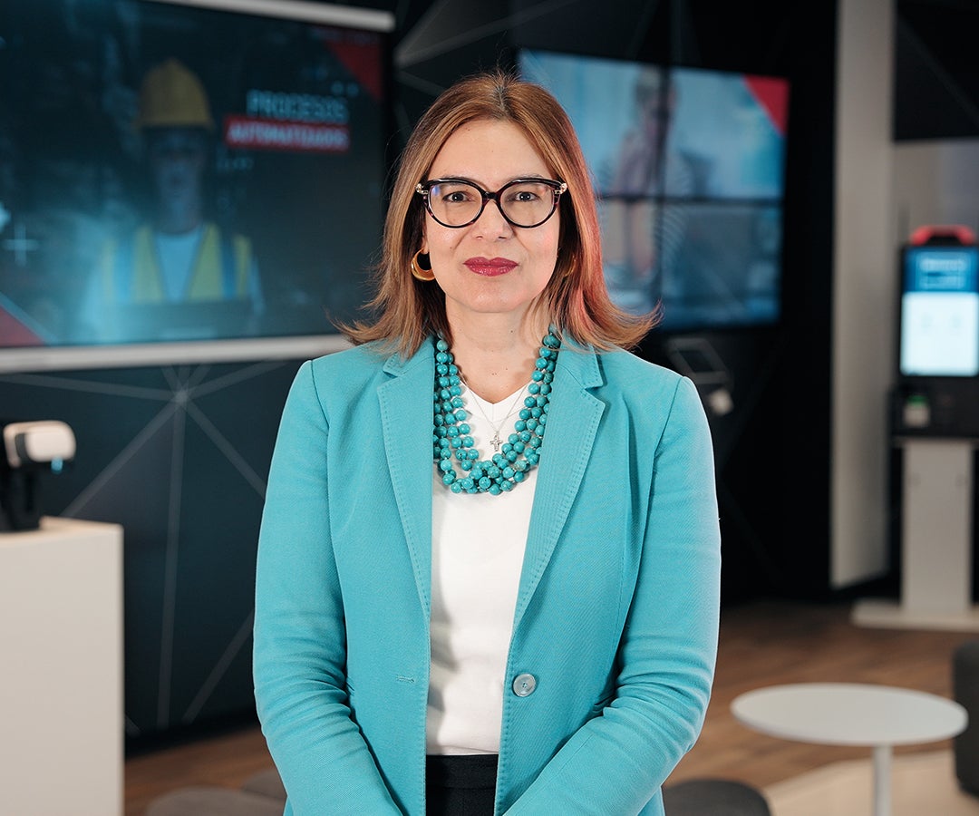 El Centro de Operaciones de Ciberseguridad de Claro Empresas opera bajo monitoreo continuo con inteligencia artificial para detectar amenazas en tiempo real. La compañía ofrece servicios gestionados ante la creciente complejidad de los ciberataques.