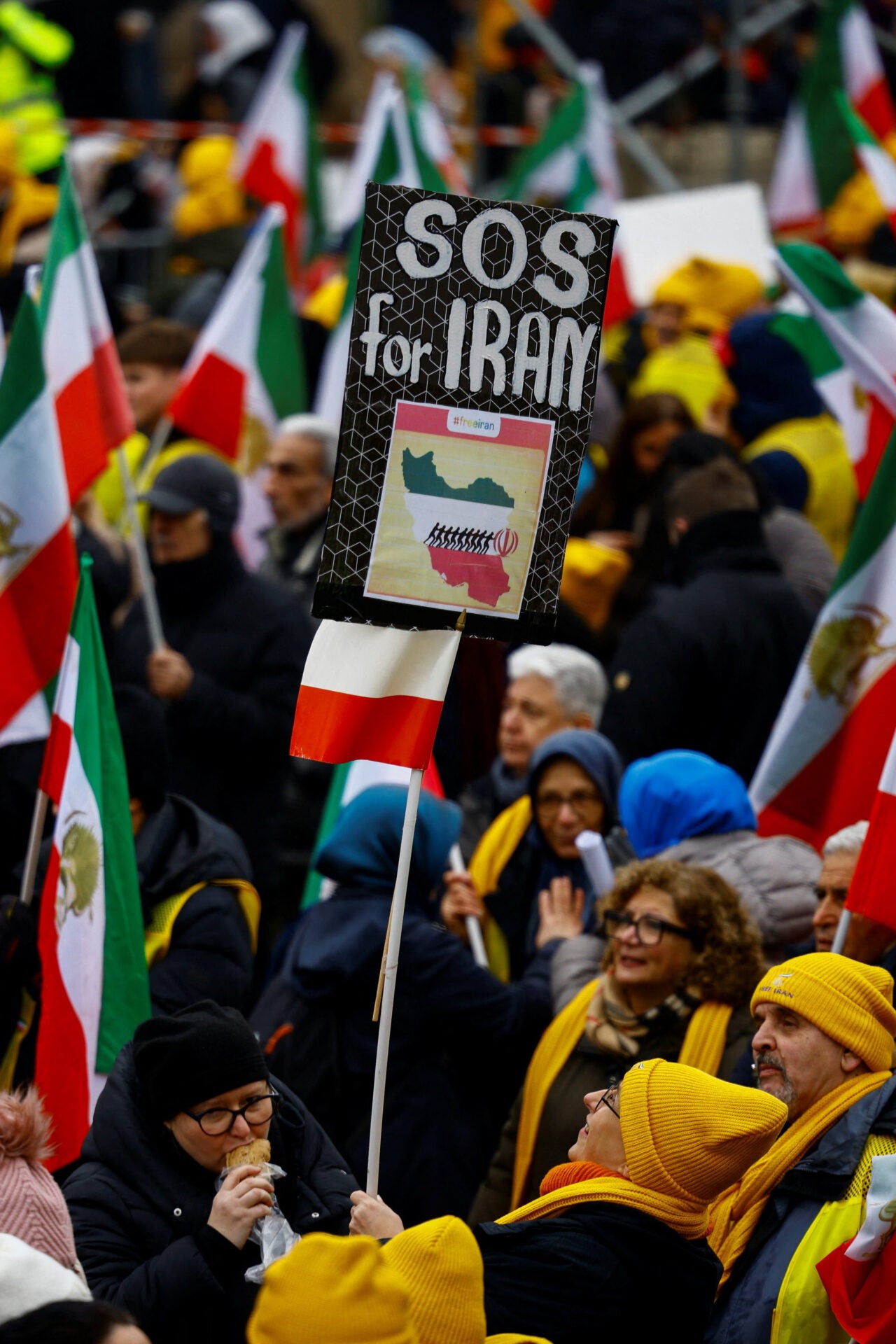 Salen a marchar en la capital alemana ante las revueltas iraníes