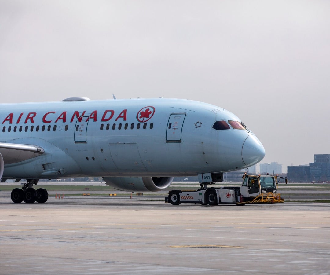 Air Canadá suspende vuelos a Cuba ante inminente escasez de combustible para aviones