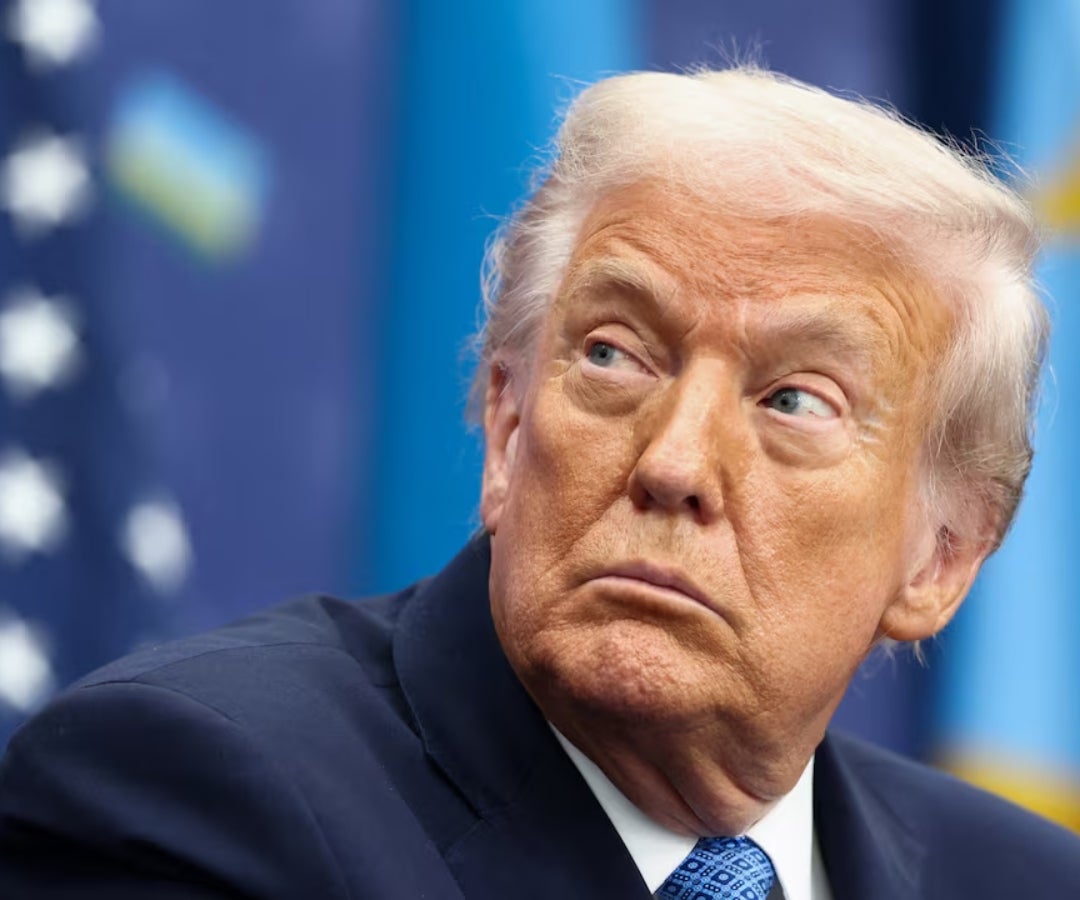 Trump le dijo a la policía que "todo el mundo" sabía lo de Epstein, según documento del FBI