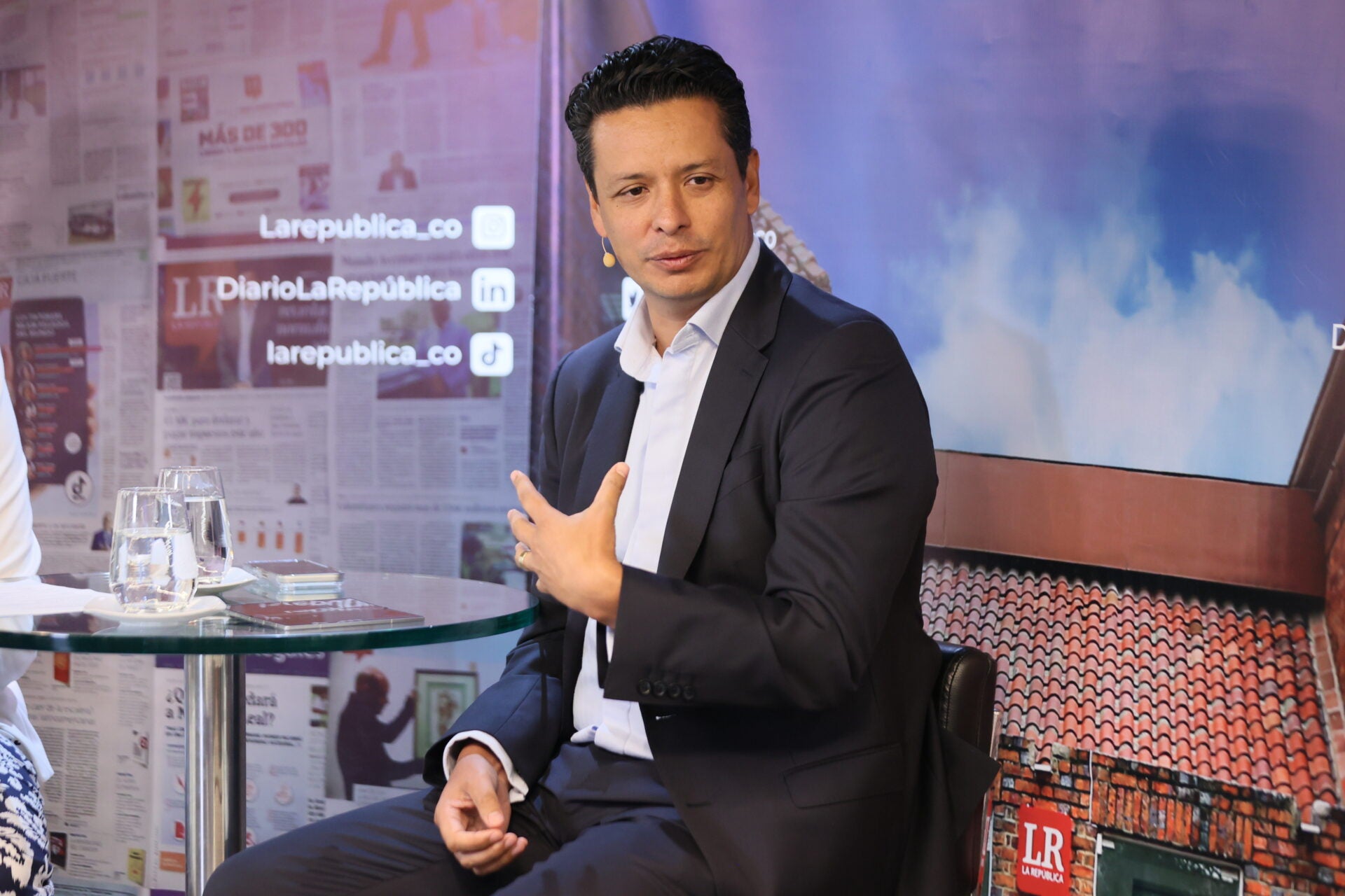 John Linares, presidente de Banco Contactar