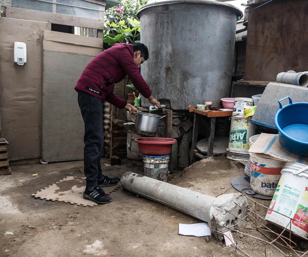 Gobierno anuncia incrementos fraccionados con un fuerte alza este mes en recibos de agua