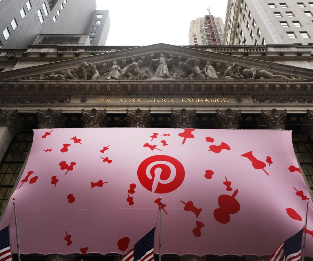 Acciones de Pinterest se desploman ante débil proyección de ventas tras los despidos