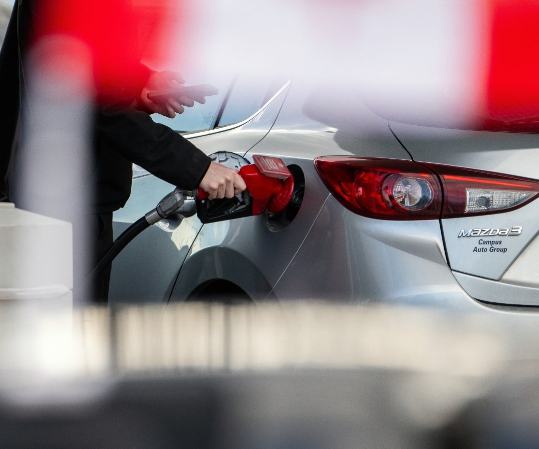 La inflación en Canadá baja a 2,3% a medida que bajan los precios de la gasolina