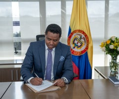 Superintendente Larry Álvarez