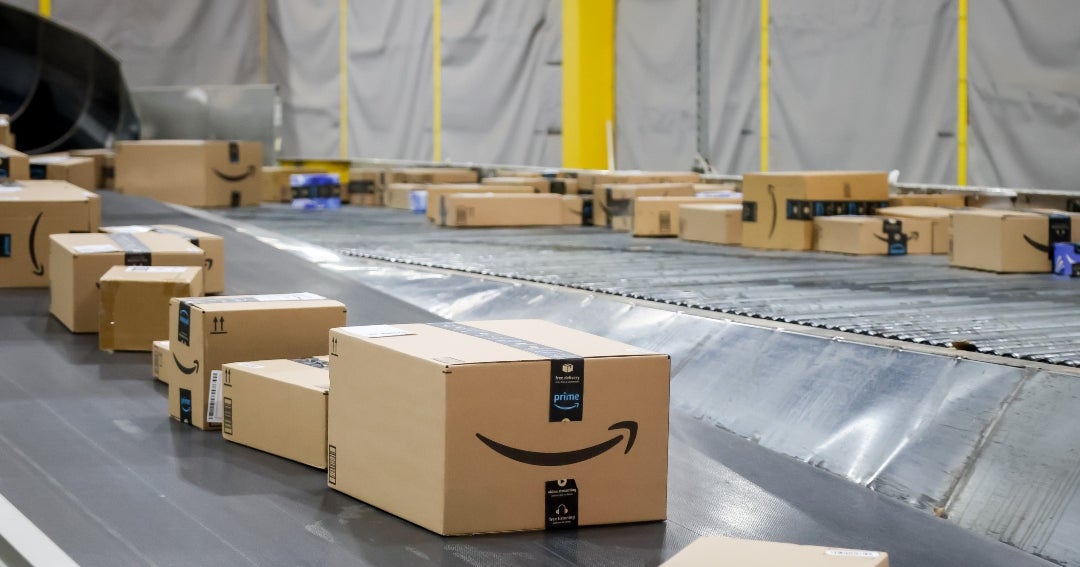 Amazon negocia vender chips rivales de Nvidia a OpenAI, Anthropic y Uber