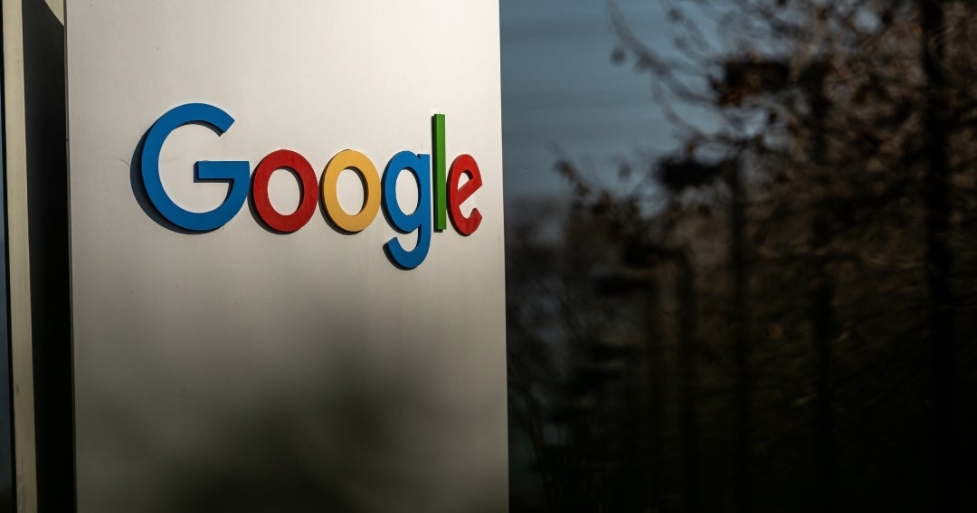 Google recibe orden de la Unión Europea de compartir datos con sus rivales de IA