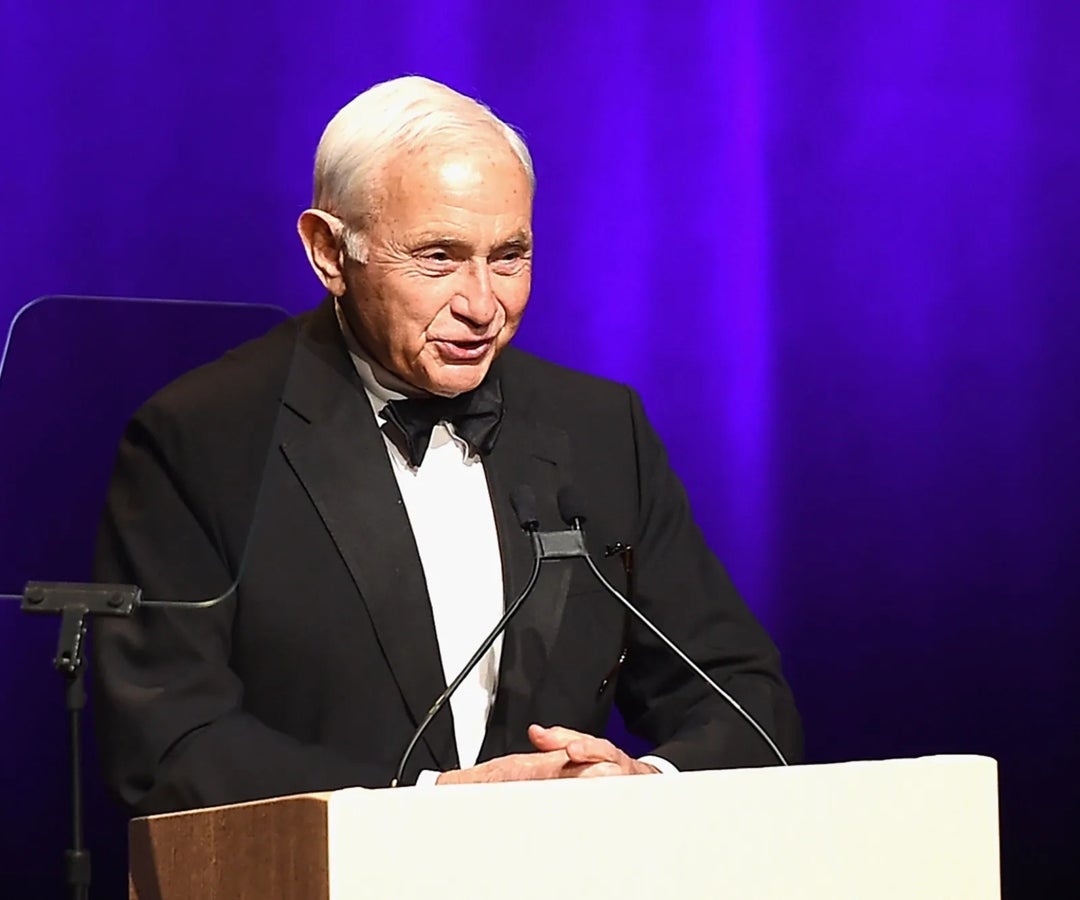 El multimillonario Les Wexner afirma haber visitado la isla privada de Epstein