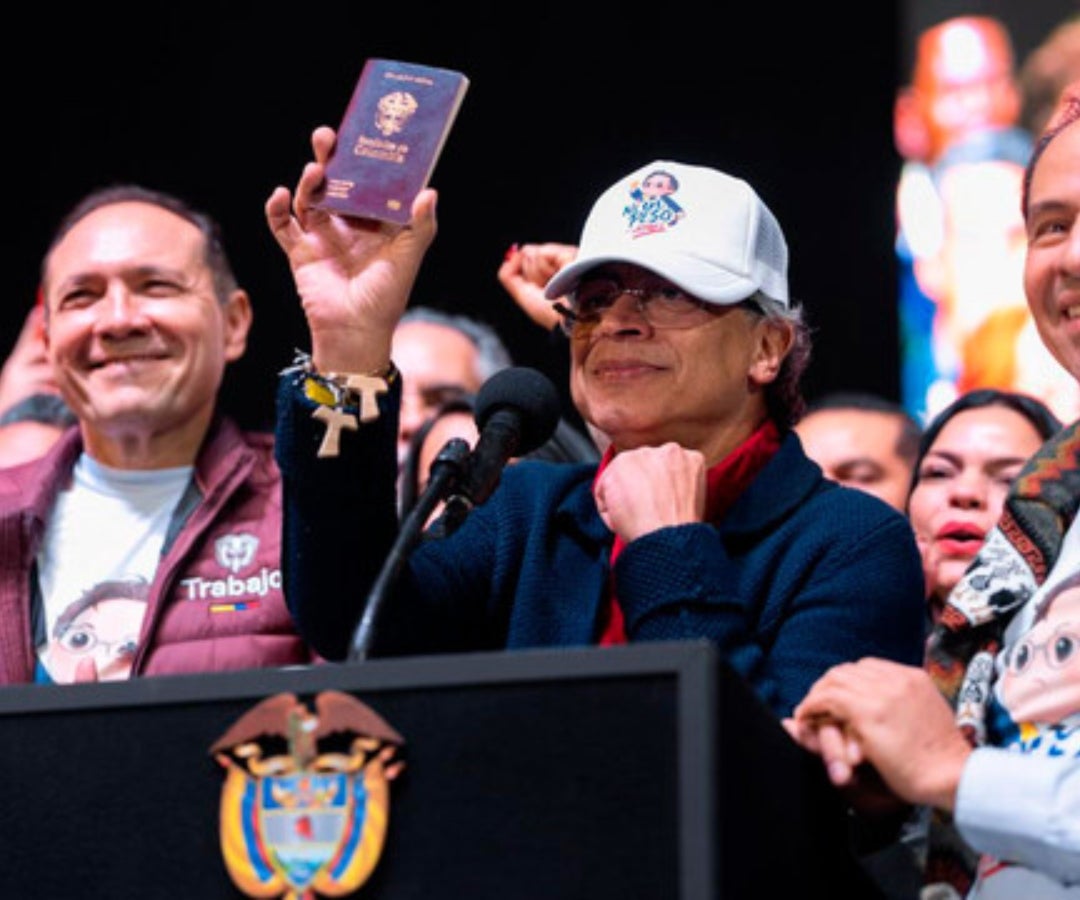 El presidente, Gustavo Petro, presentó nuevo pasaporte