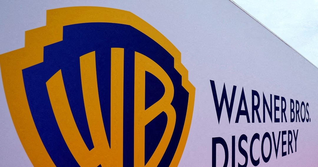 Ventas de Warner Bros. caen tras pérdida de la NBA y una débil cartelera cinematográfica