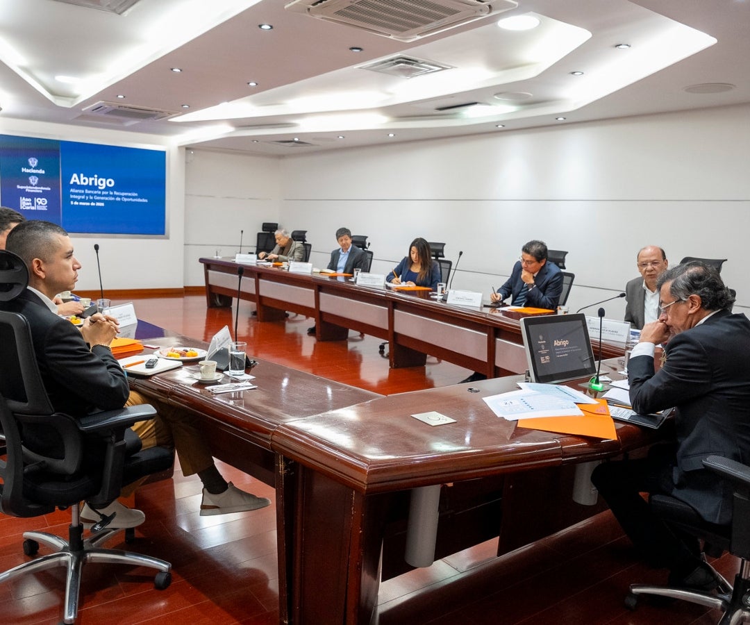 Nueva reunión entre banca y Gobierno termina sin acuerdo sobre inversiones forzosas