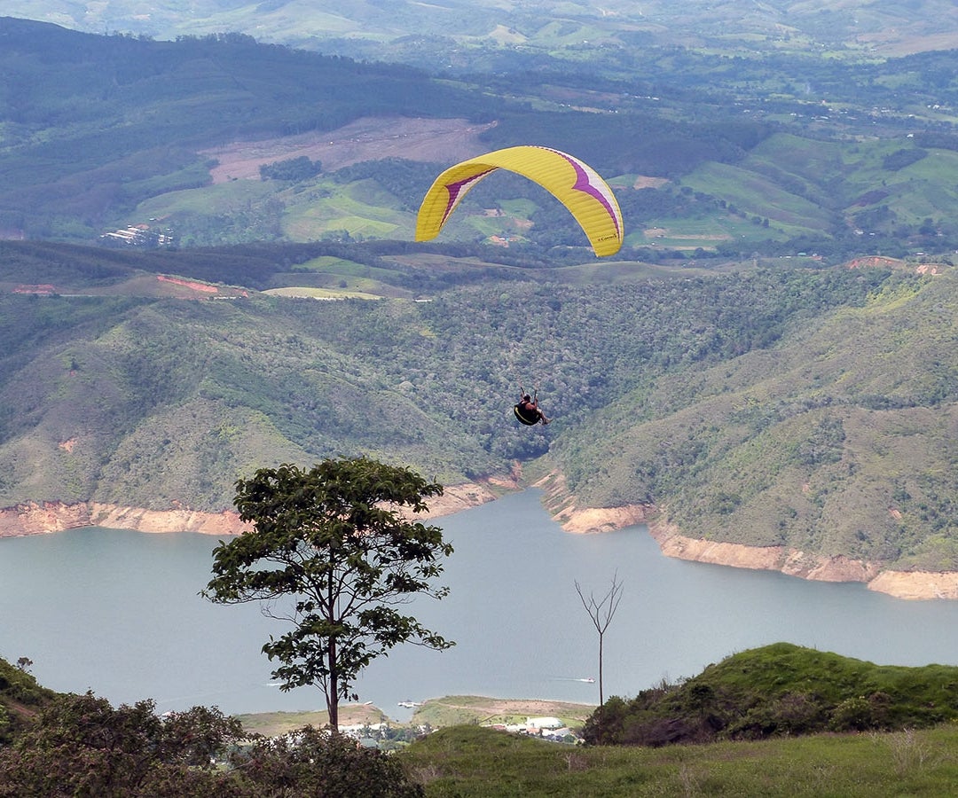 Hoy, el Valle del Cauca no solo celebra un puesto en el ranking. Celebra la consolidación de un modelo de desarrollo turístico competitivo, sostenible y con visión global.