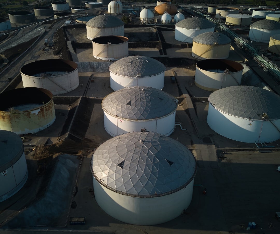 EE.UU. liberará 172 millones de barriles para el plan de la AIE de aprovechar las reservas