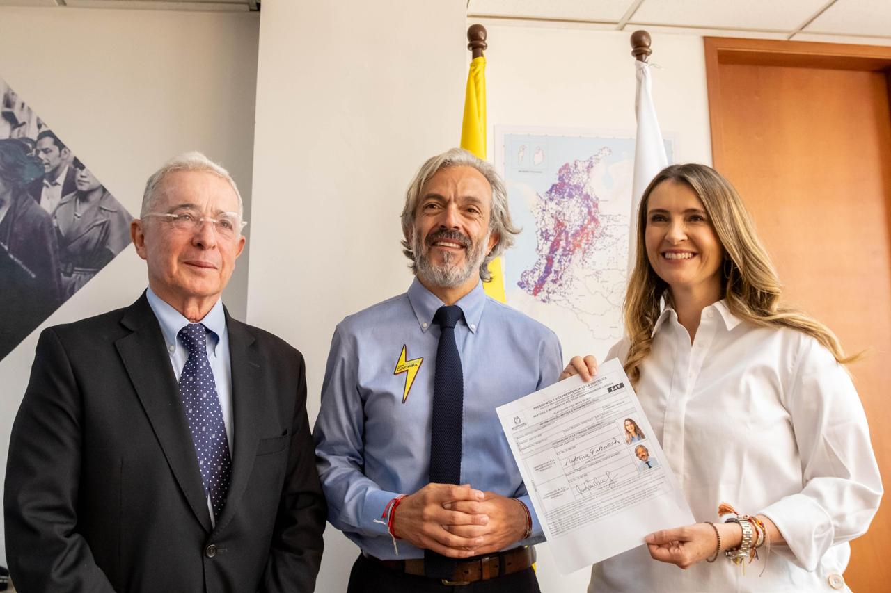 Paloma Valencia se inscribió en la Registraduría como candidata presidencial 